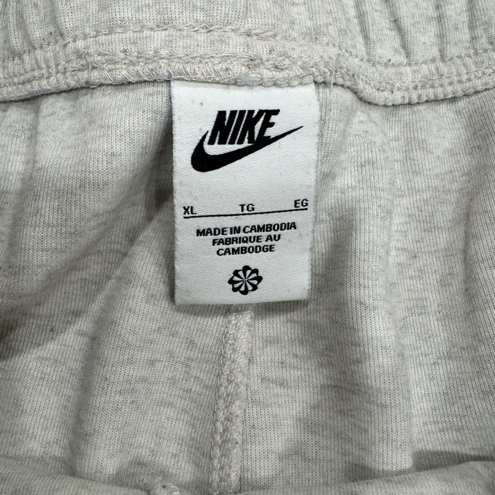 Nike Light Gray men Joggers - Picture 3 of 6